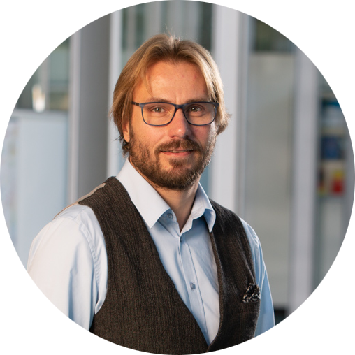 Prof.-Herrenbauer_hdM.png